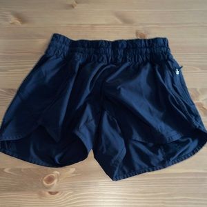 Lulu lemon high rise tracker v shorts
